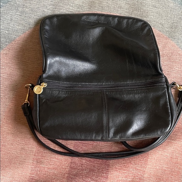 Stone Mountain Elegant Black Leather Shoulder Bag - Picture 8 of 9
